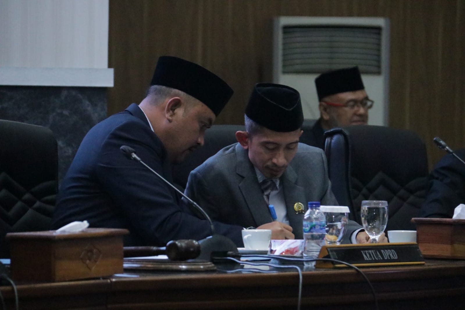 Wakil Ketua DPRD Kabupaten Bogor, KH Agus Salim, Lc Wakil Ketua DPRD Kabupaten Bogor, KH Agus Salim, Lc