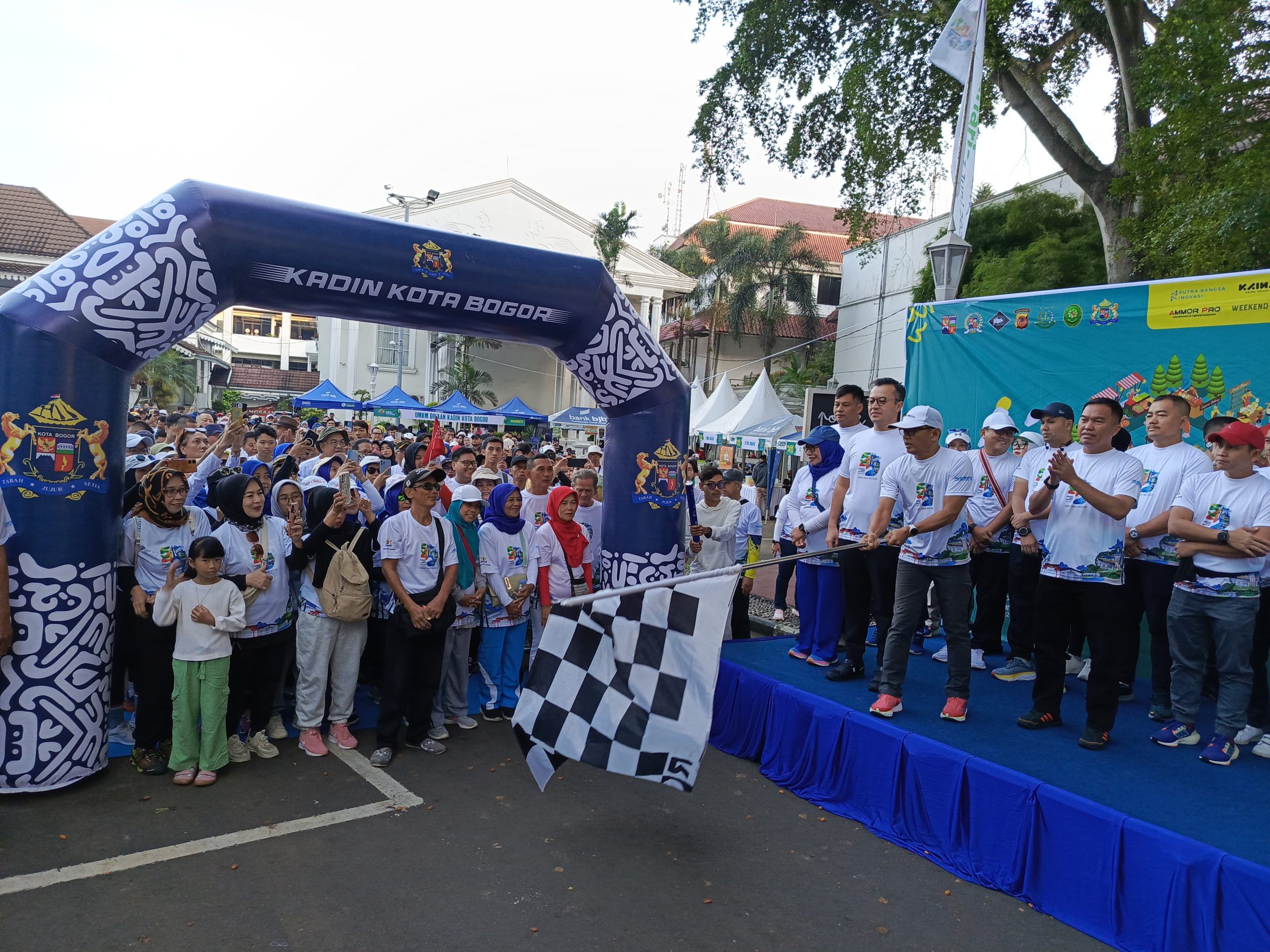 Digelar KADIN Kota Bogor, Ribuan Warga Ramaikan Jalan Sehat