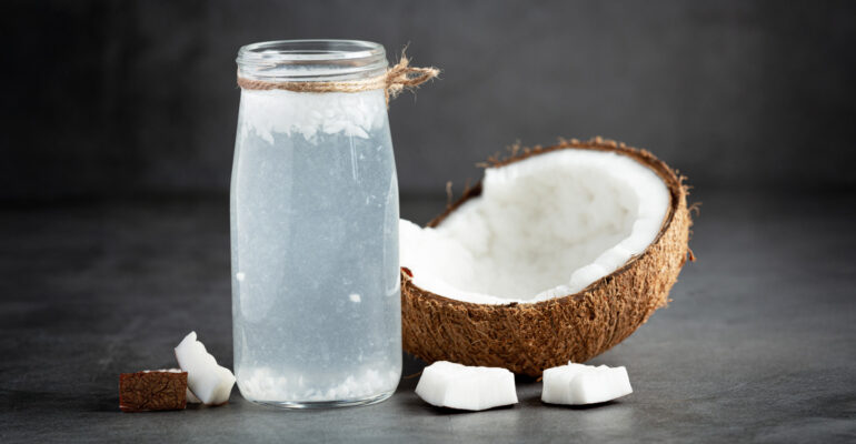 Bolehkah-Minum-Air-Kelapa-Setiap-Hari-Ini-Penjelasan-Ahli-Gizi-IPB-University-770x400