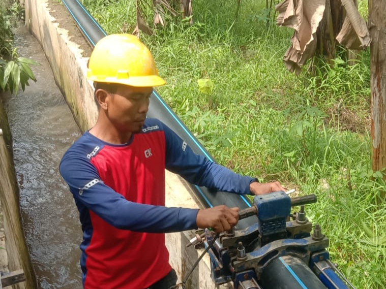 Perumda Tirta Pakuan Relokasi Sementara Pipa yang Putus Akibat Longsor