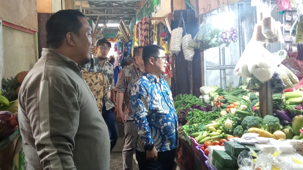Sidak ke Unit Pasar, Dirut Perumda PPJ Tekankan Langkah Antisipasi Cuaca Ekstrim